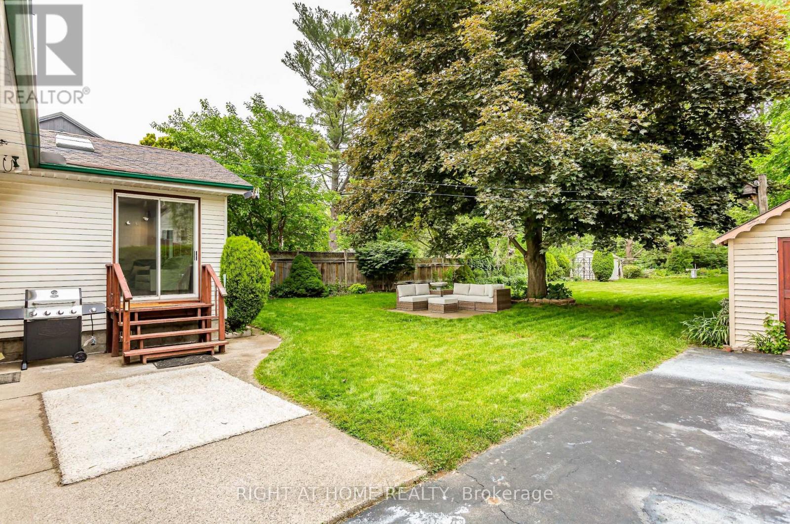 411 Maplehurst Avenue, Oakville, Ontario  L6L 4Y3 - Photo 34 - W12441458