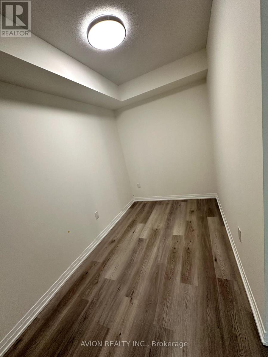 1110 - 15 Watergarden Drive, Mississauga, Ontario  L5R 0H4 - Photo 11 - W12441466