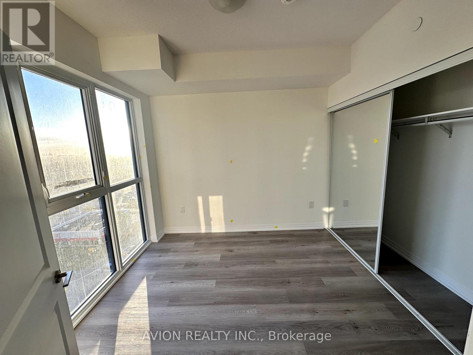 1110 - 15 Watergarden Drive, Mississauga, Ontario  L5R 0H4 - Photo 15 - W12441466