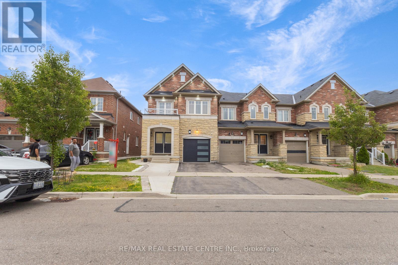 11 Hoover Road, Brampton, Ontario  L7A 4L2 - Photo 1 - W12441472