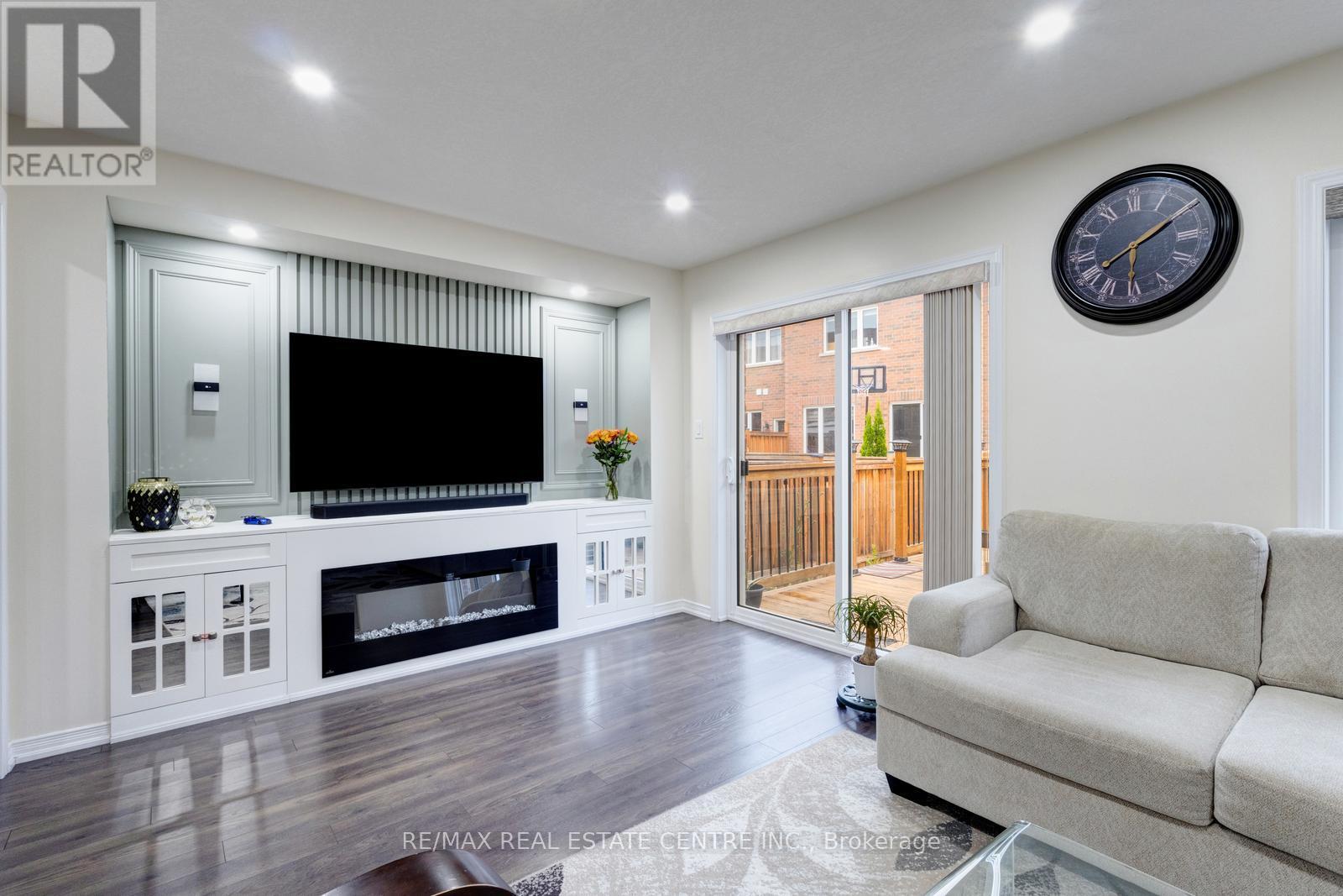 11 Hoover Road, Brampton, Ontario  L7A 4L2 - Photo 12 - W12441472