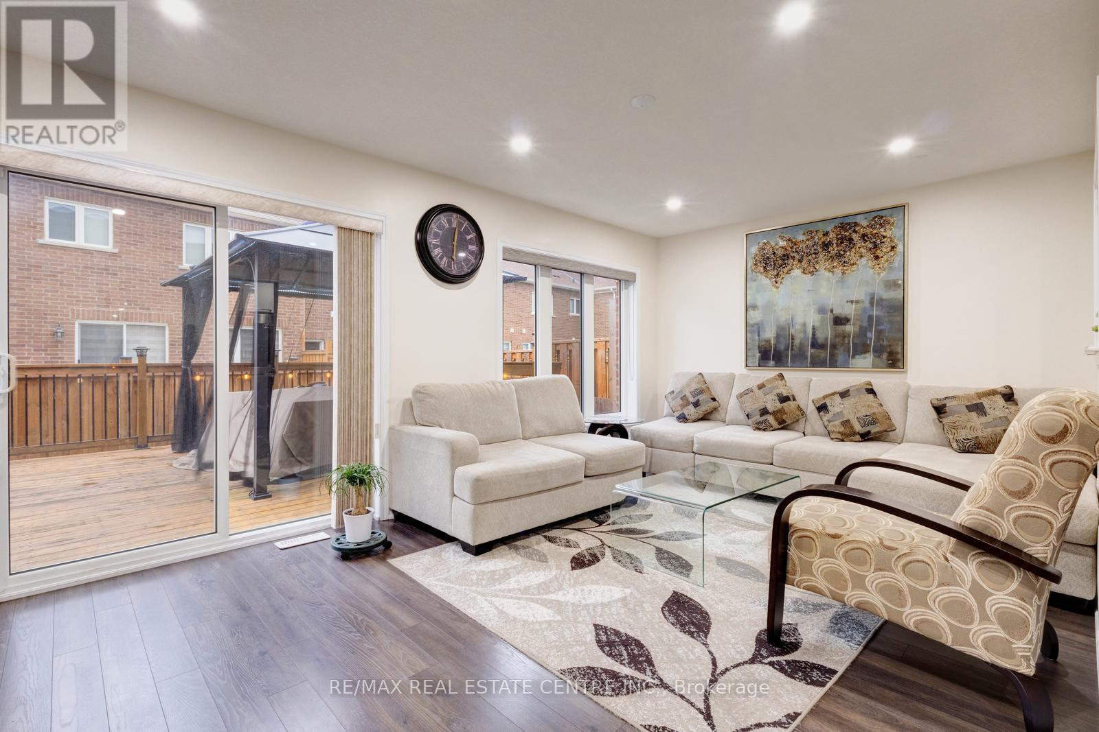 11 Hoover Road, Brampton, Ontario  L7A 4L2 - Photo 17 - W12441472