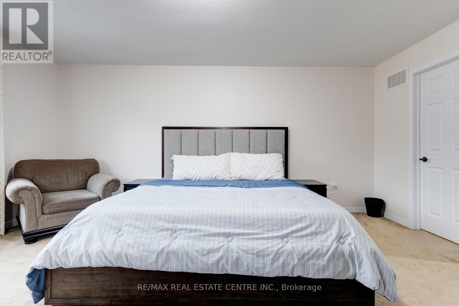 11 Hoover Road, Brampton, Ontario  L7A 4L2 - Photo 28 - W12441472