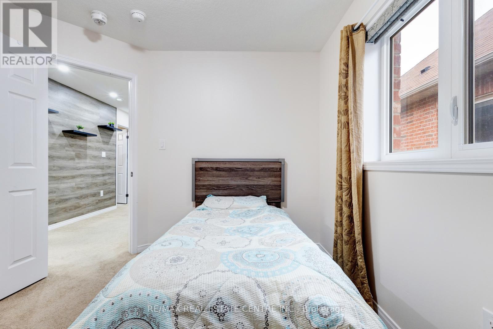 11 Hoover Road, Brampton, Ontario  L7A 4L2 - Photo 40 - W12441472