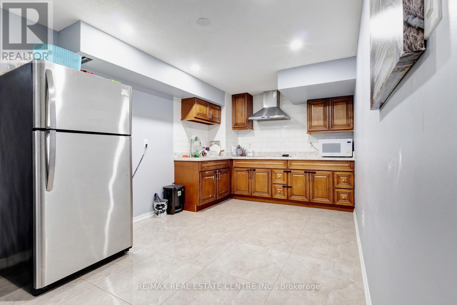 11 Hoover Road, Brampton, Ontario  L7A 4L2 - Photo 41 - W12441472