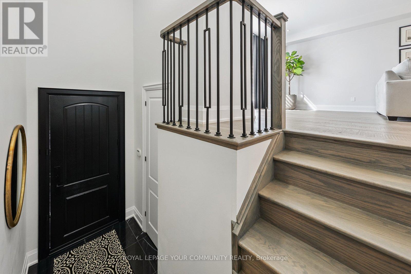 143 Vellore Park Avenue, Vaughan (Vellore Village), Ontario  L4H 4S5 - Photo 3 - N12441424