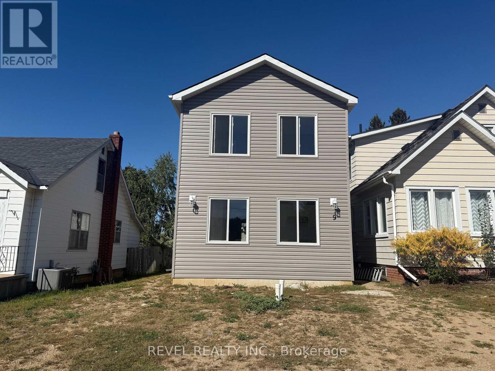 9 Crosier Street, Norfolk, Ontario  N4B 1C6 - Photo 2 - X12441443