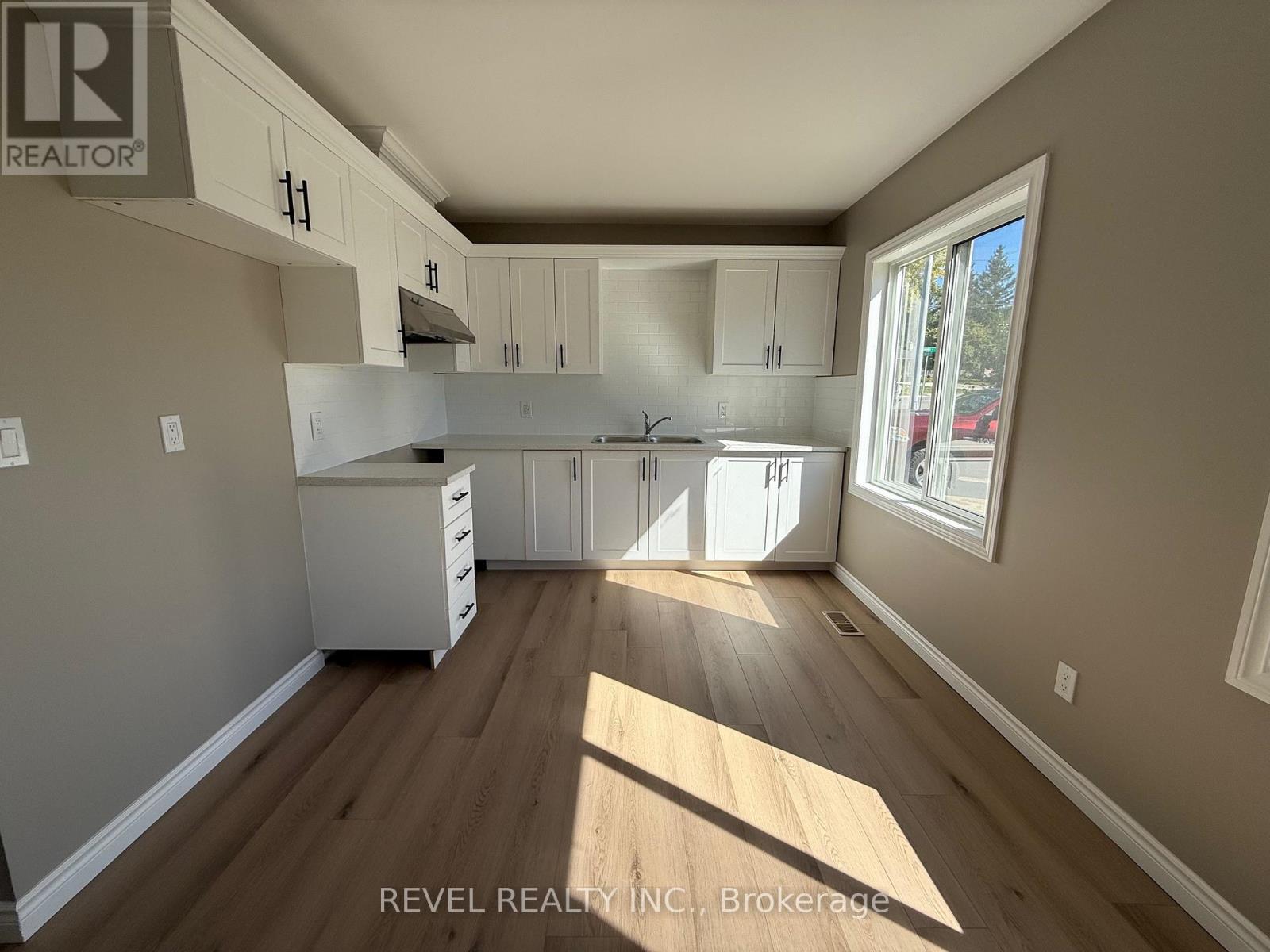 9 Crosier Street, Norfolk, Ontario  N4B 1C6 - Photo 5 - X12441443