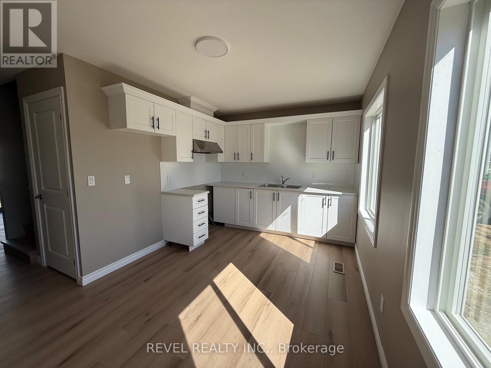 9 Crosier Street, Norfolk, Ontario  N4B 1C6 - Photo 6 - X12441443