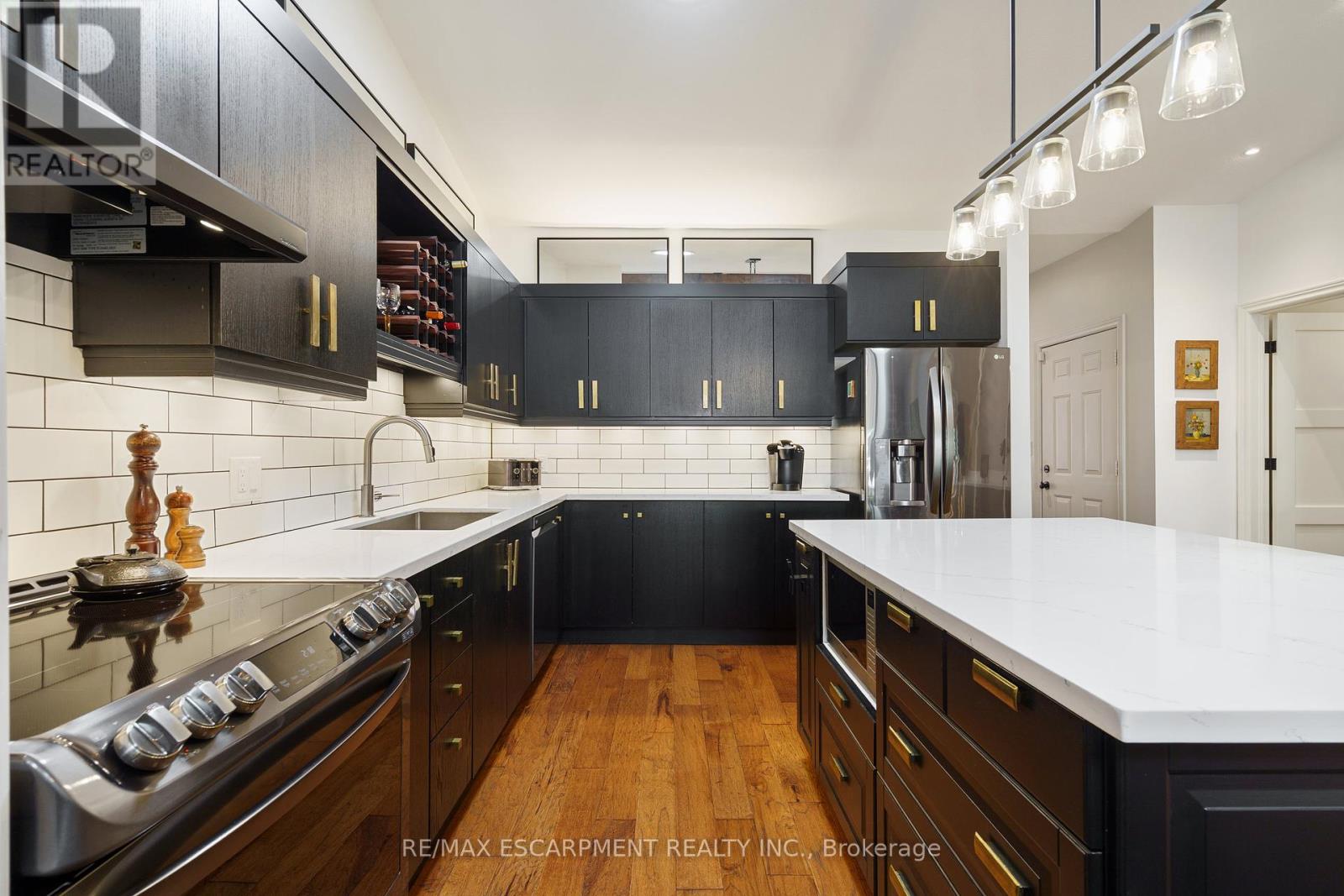 353 Park Street W, Hamilton, Ontario  L9H 1Z6 - Photo 13 - X12441455