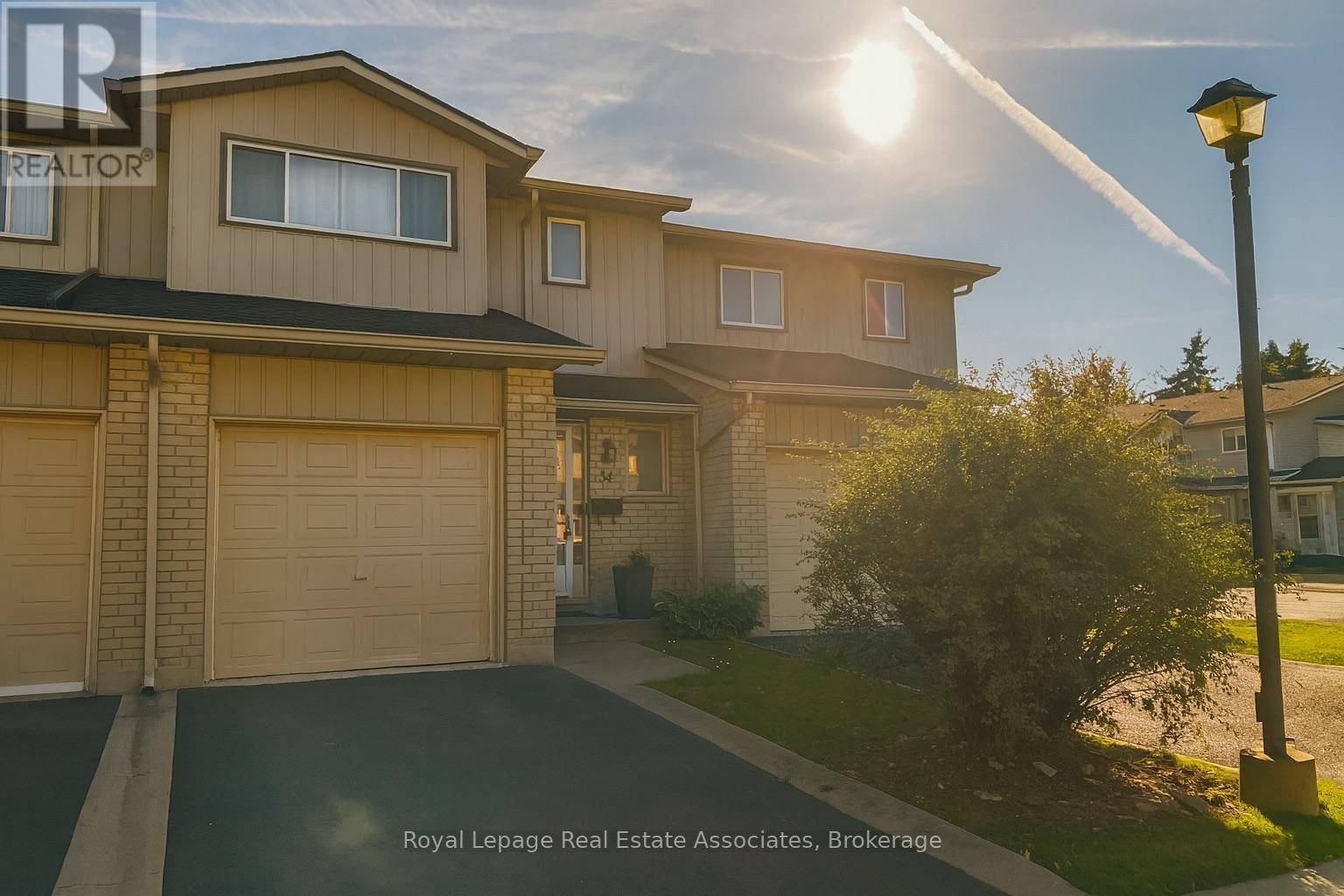 34 - 1675 Upper Gage Avenue, Hamilton, Ontario  L8W 3R8 - Photo 1 - X12441468