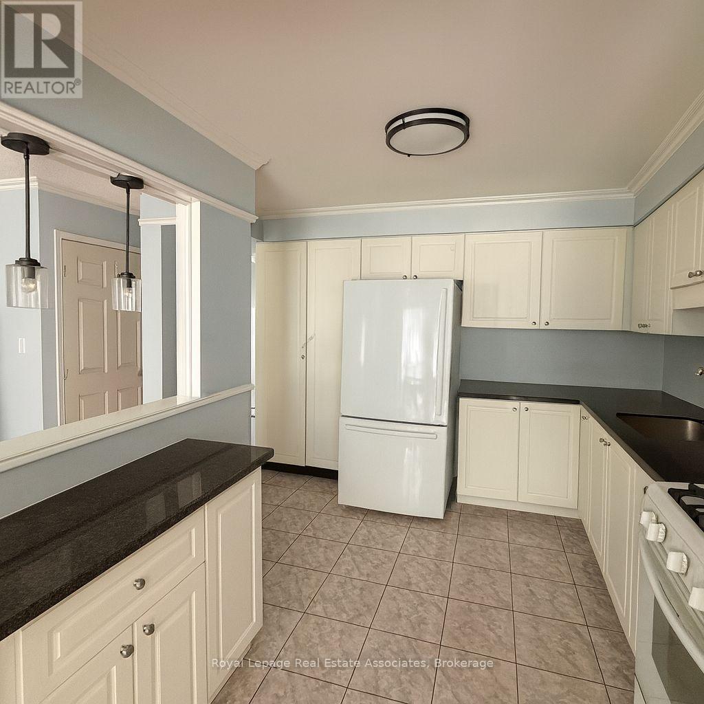 34 - 1675 Upper Gage Avenue, Hamilton, Ontario  L8W 3R8 - Photo 3 - X12441468