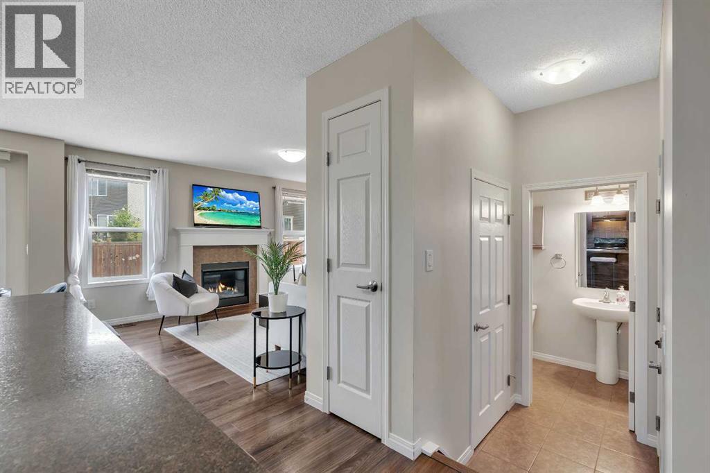 147 Osborne Rise Sw, Airdrie, Alberta  T4B 4A3 - Photo 8 - A2248795