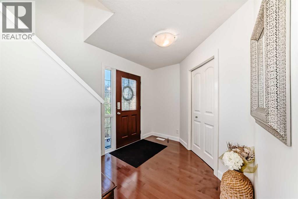 83 Bridlecrest Street Sw, Calgary, Alberta  T2Y 4Y8 - Photo 5 - A2258150