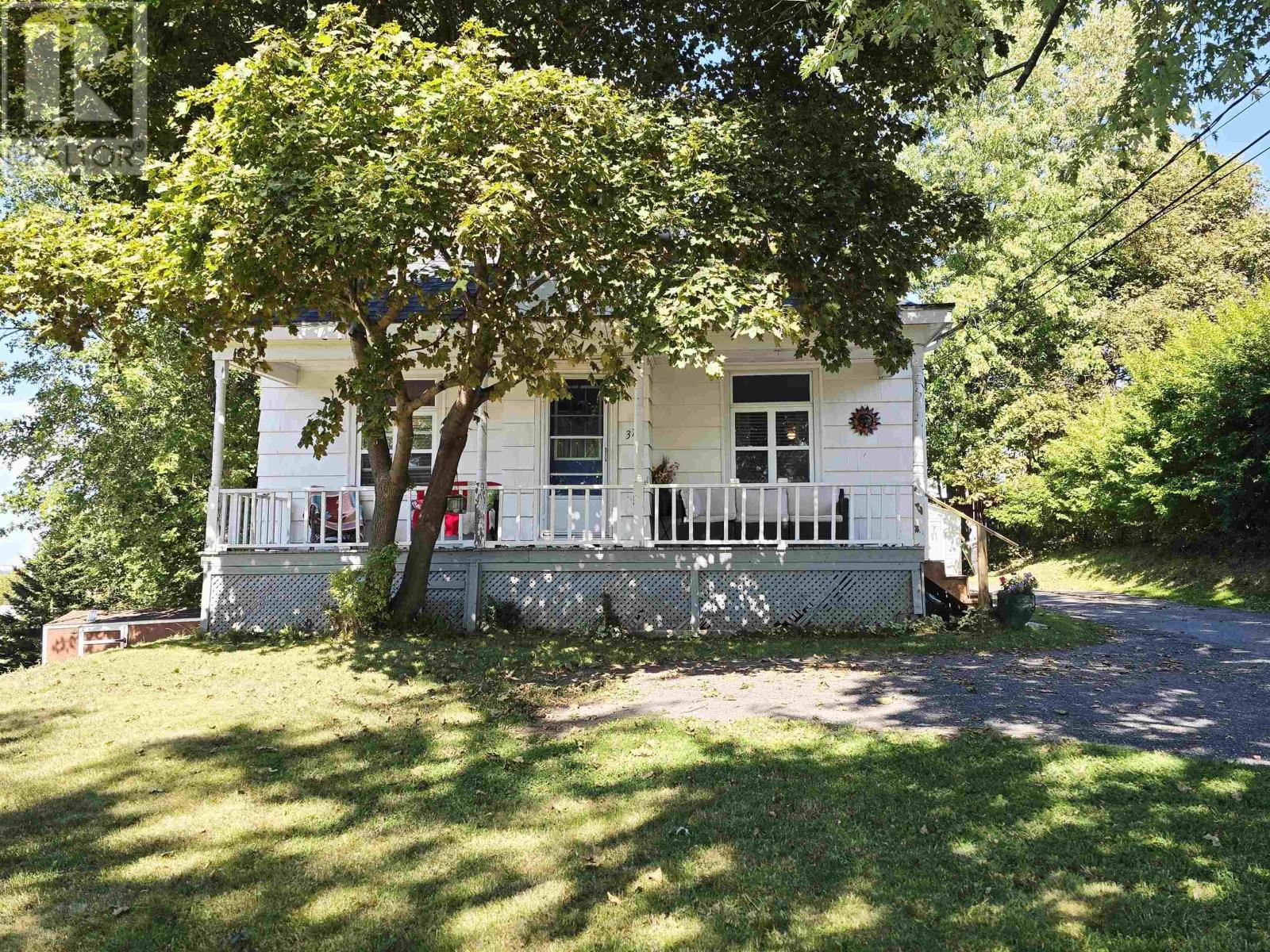 37 Diamond Street, Trenton, Nova Scotia  B0K 1X0 - Photo 1 - 202522285