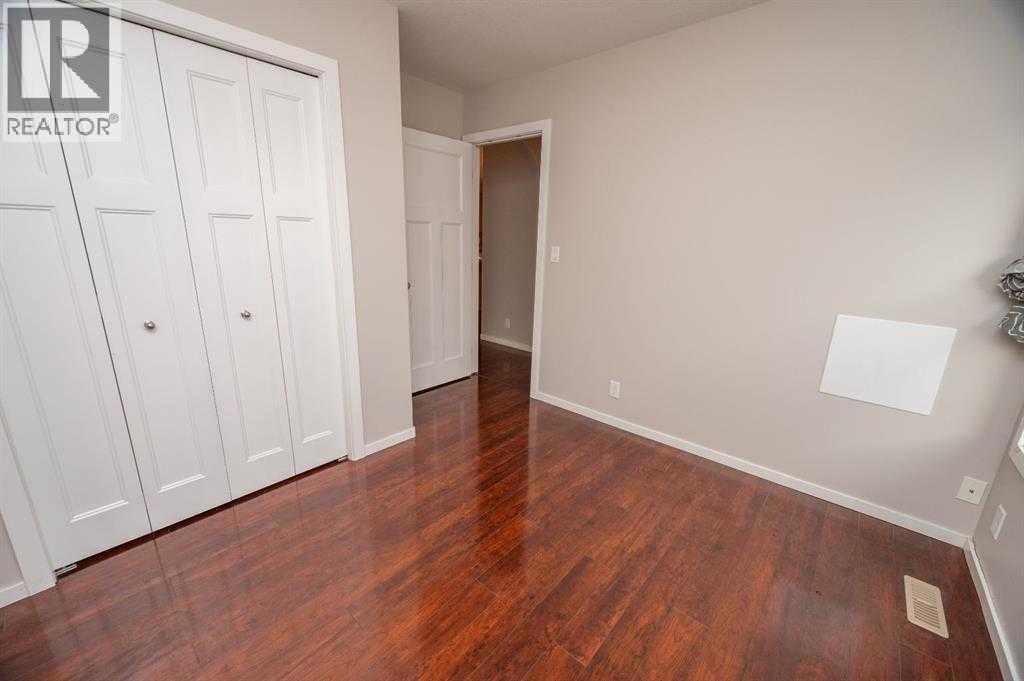 60 Long Close, Red Deer, Alberta  T4R 3N8 - Photo 8 - A2242073