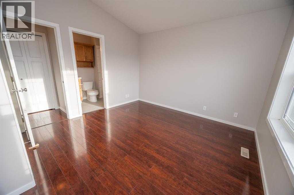60 Long Close, Red Deer, Alberta  T4R 3N8 - Photo 6 - A2242073