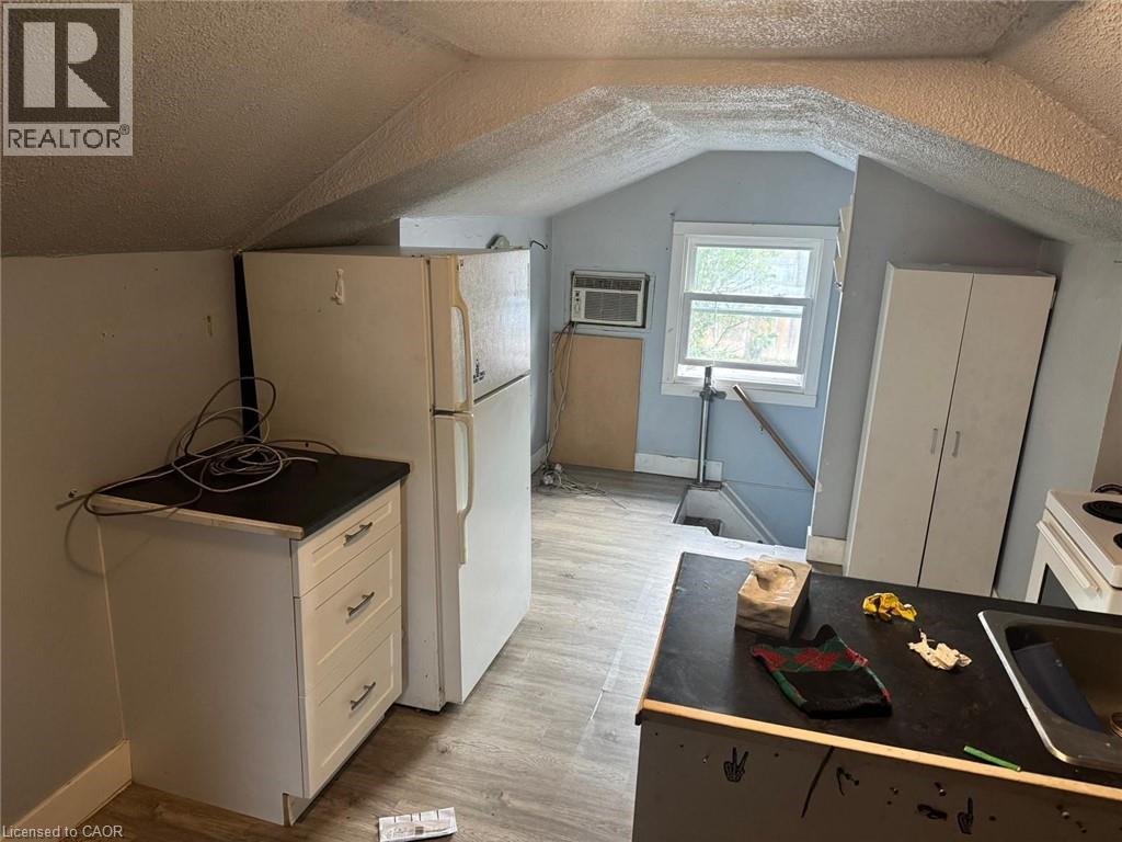 Photo 28 of 38 for 1121 Trafalgar Street