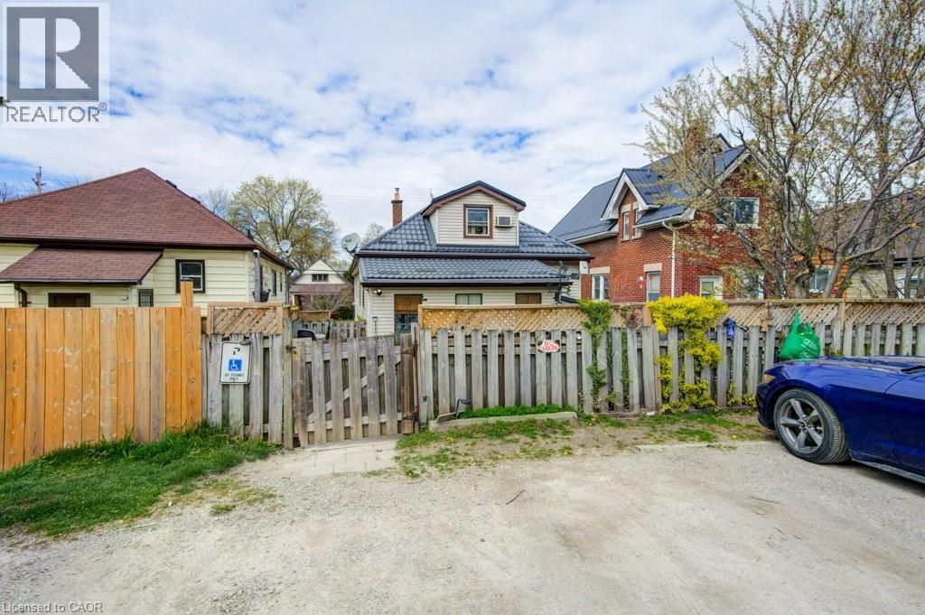 Photo 37 of 38 for 1121 Trafalgar Street