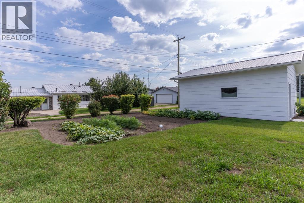 5232 50 Avenue, Holden, Alberta  T0B 2C0 - Photo 39 - A2258897