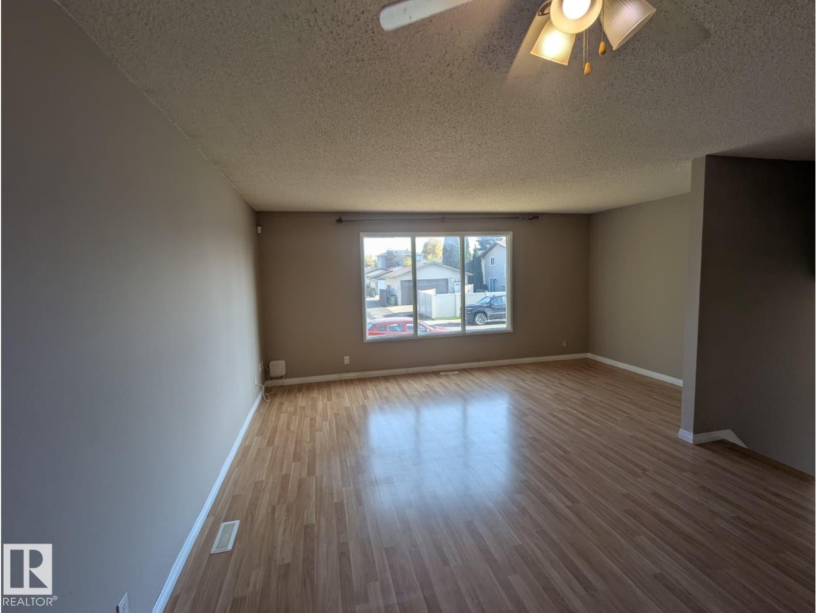14610 30 St Nw, Edmonton, Alberta  T5Y 2C3 - Photo 2 - E4459511