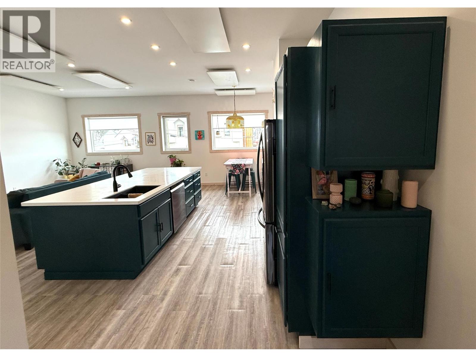 63 Deer Park Avenue, Kimberley, British Columbia V1A 2J3 - Photo 3 - 10364689