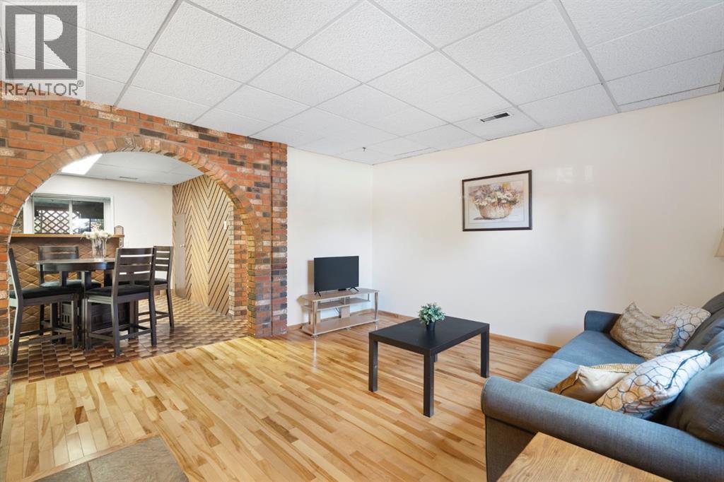 7611 25 Street Se, Calgary, Alberta  T2C 1A4 - Photo 32 - A2260670
