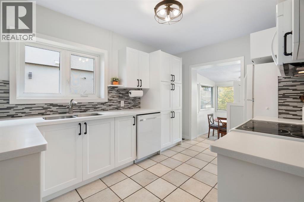 7611 25 Street Se, Calgary, Alberta  T2C 1A4 - Photo 9 - A2260670