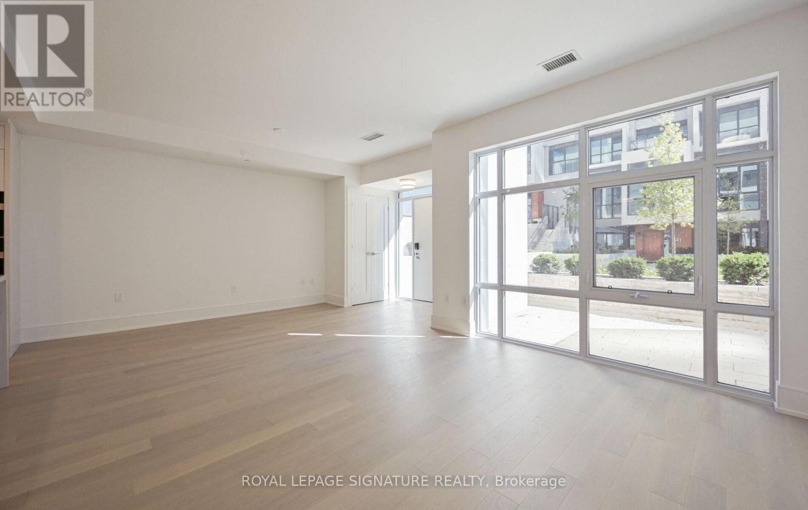 105 - 10 In On The Park Drive, Toronto, Ontario  M3C 0P9 - Photo 10 - C12441489