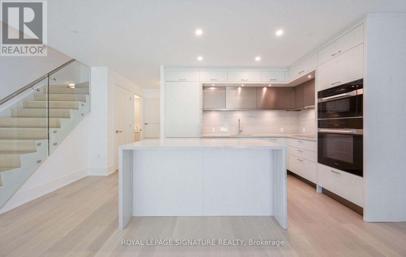 105 - 10 In On The Park Drive, Toronto, Ontario  M3C 0P9 - Photo 11 - C12441489