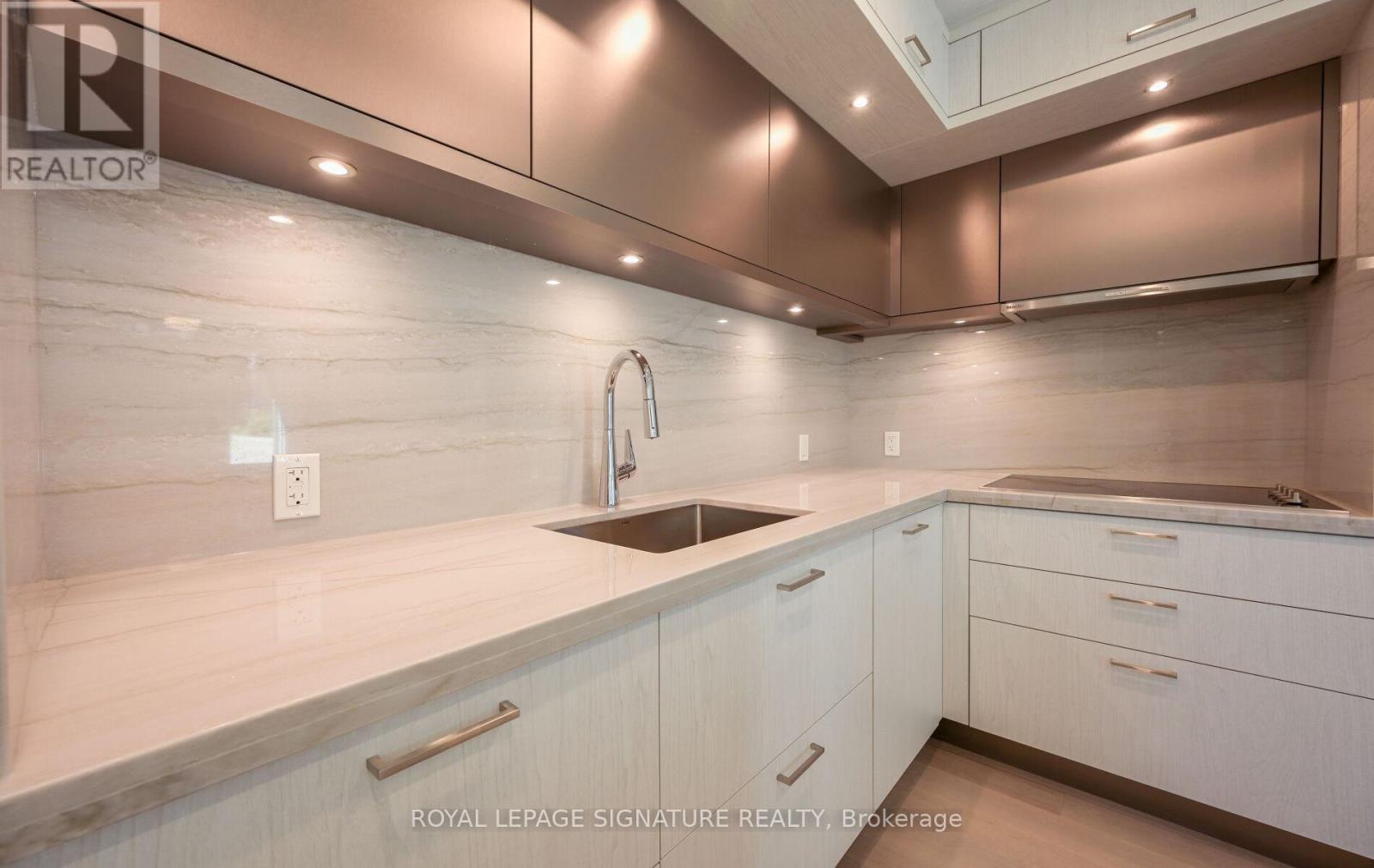 105 - 10 In On The Park Drive, Toronto, Ontario  M3C 0P9 - Photo 15 - C12441489