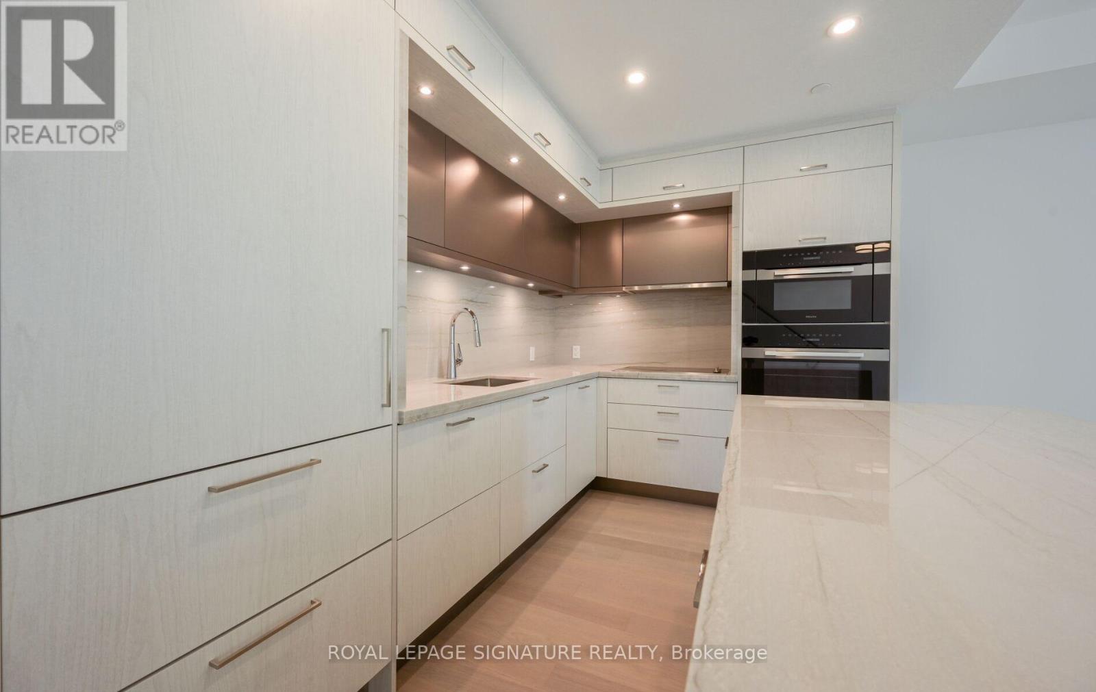 105 - 10 In On The Park Drive, Toronto, Ontario  M3C 0P9 - Photo 17 - C12441489