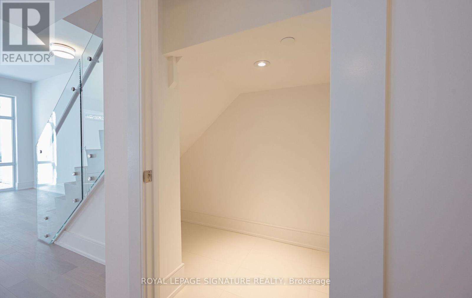 105 - 10 In On The Park Drive, Toronto, Ontario  M3C 0P9 - Photo 20 - C12441489