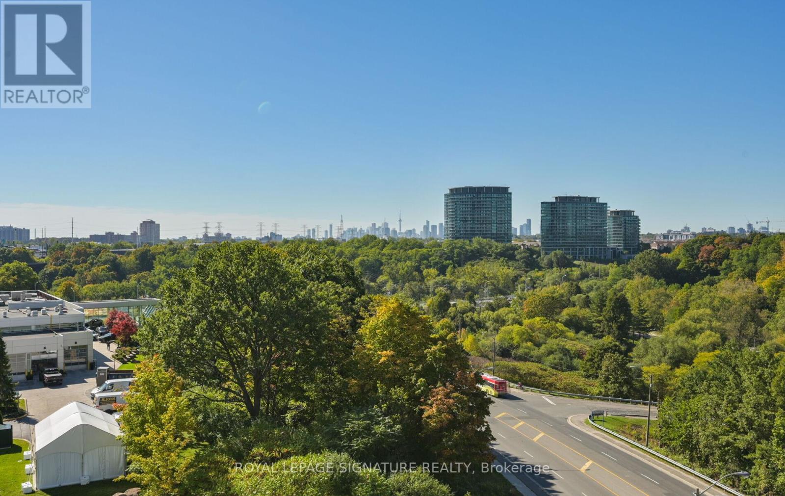 105 - 10 In On The Park Drive, Toronto, Ontario  M3C 0P9 - Photo 42 - C12441489