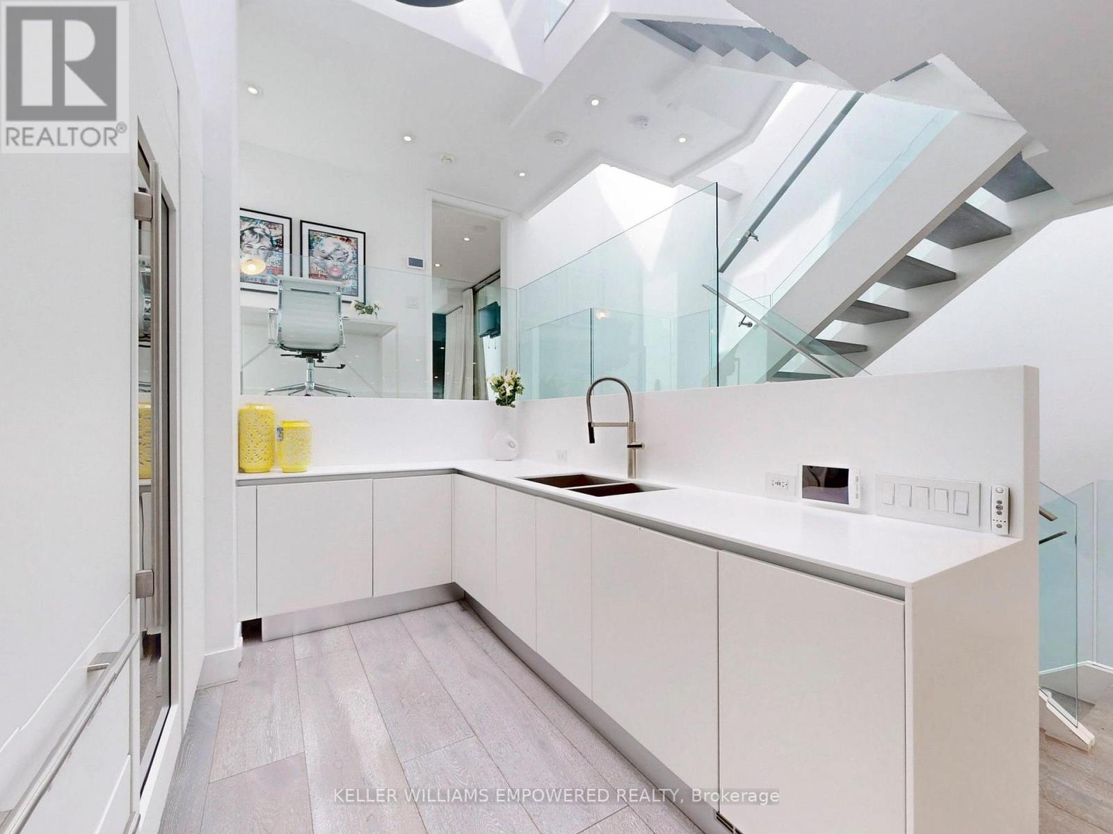 41 Berryman Street, Toronto, Ontario  M5R 1M7 - Photo 11 - C12441494