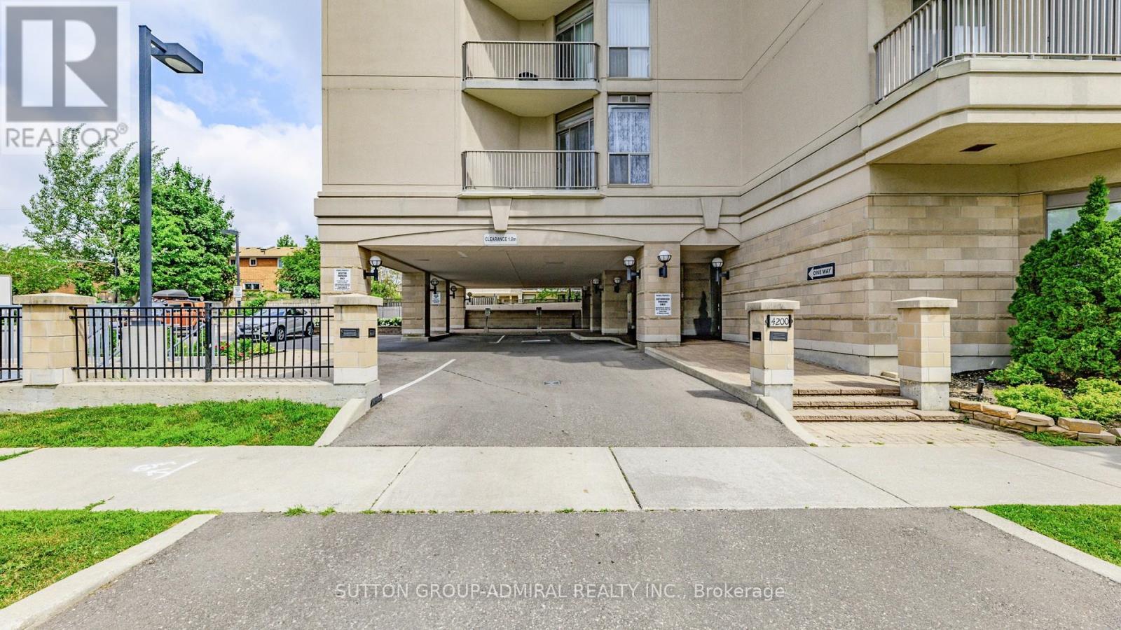 707 - 4200 Bathurst Street, Toronto, Ontario  M3H 6C7 - Photo 3 - C12441525