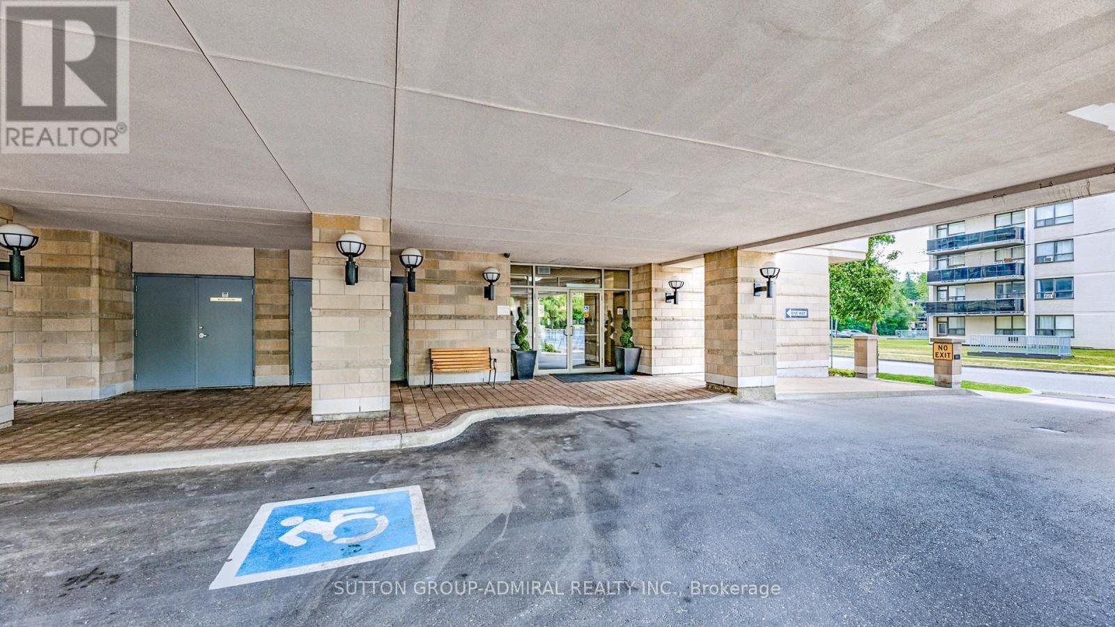 707 - 4200 Bathurst Street, Toronto, Ontario  M3H 6C7 - Photo 4 - C12441525