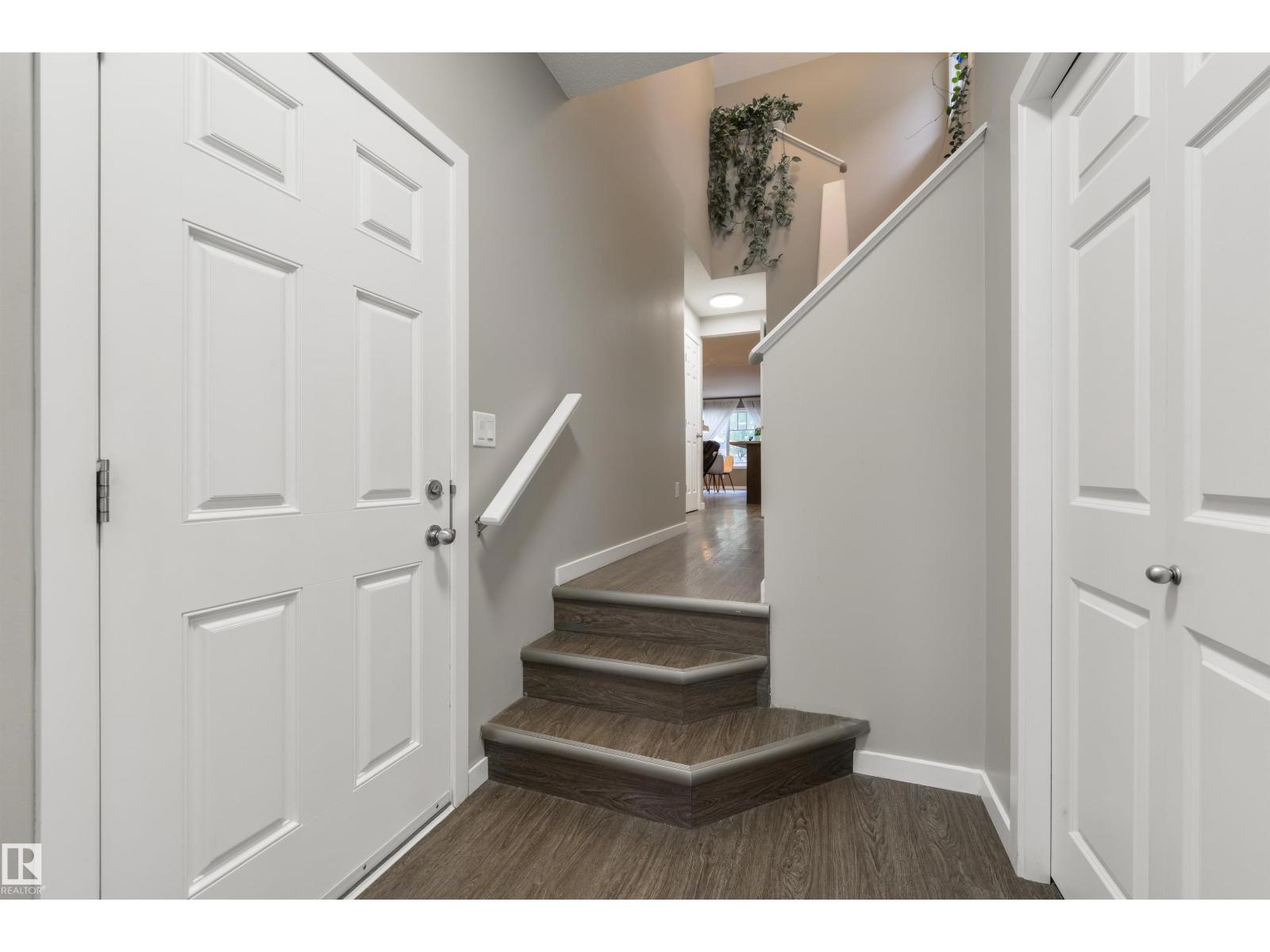 2219 Austin Wy Sw, Edmonton, Alberta  T6W 0L2 - Photo 2 - E4460532