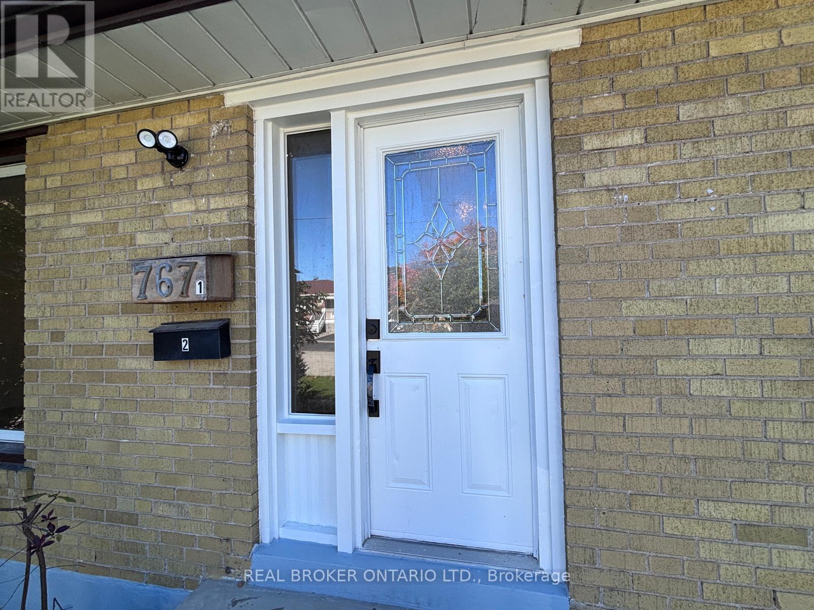 Main - 767 Gaspe Avenue, Oshawa, Ontario  L1J 1C8 - Photo 2 - E12441488