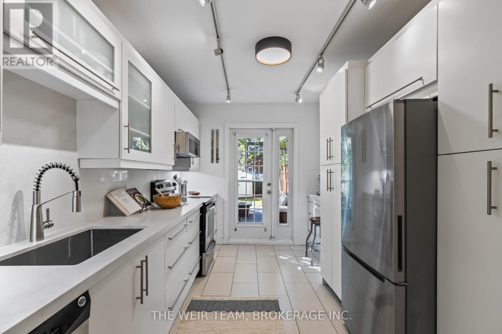 612 Woodbine Avenue, Toronto, Ontario  M4E 2J1 - Photo 9 - E12441505