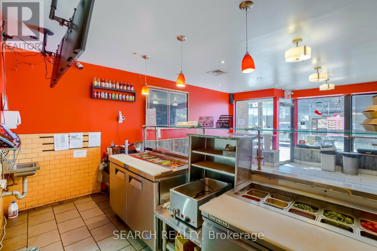 1614 Queen Street E, Toronto (Woodbine Corridor), Ontario  M4L 1G3 - Photo 10 - E12441520