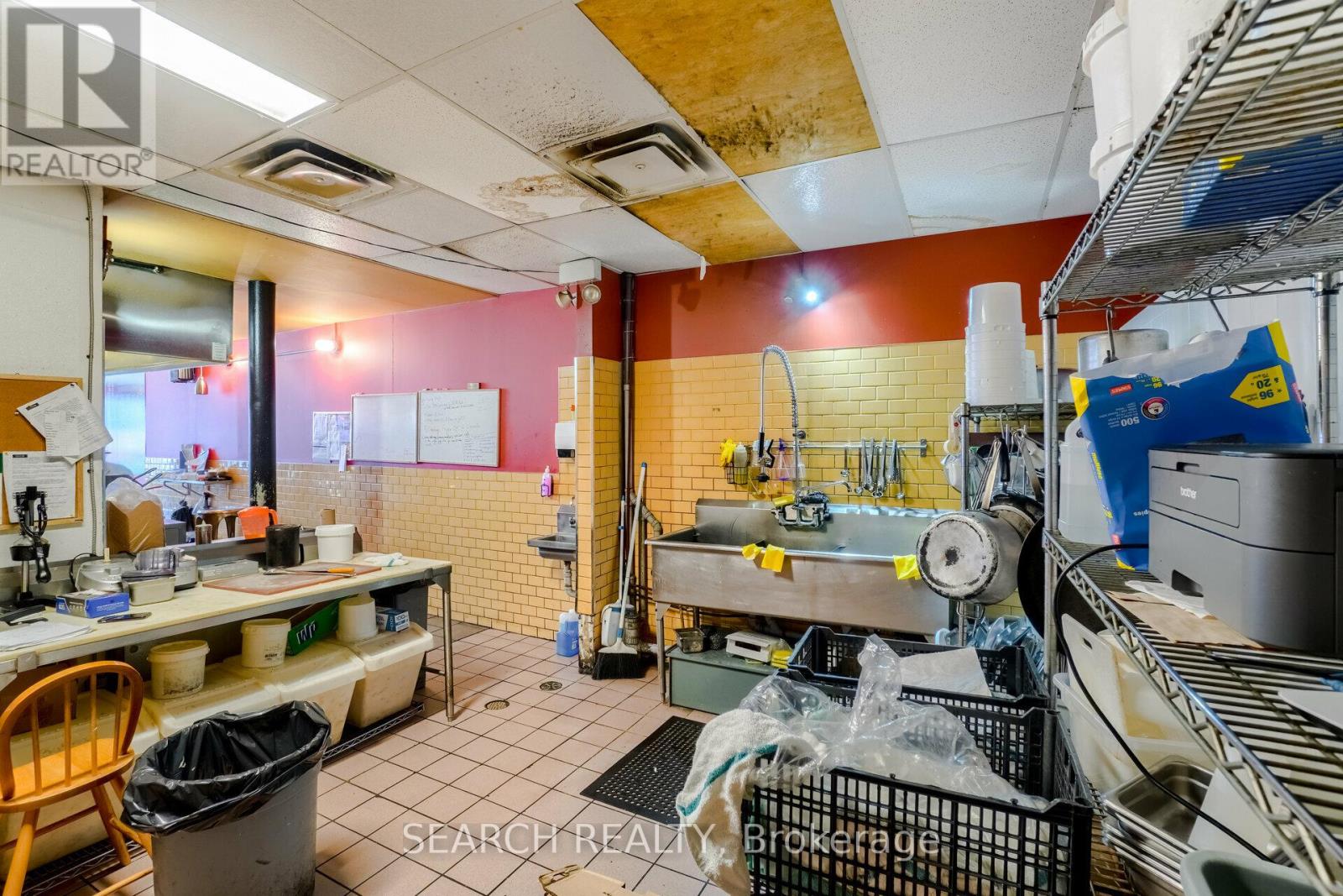 1614 Queen Street E, Toronto (Woodbine Corridor), Ontario  M4L 1G3 - Photo 13 - E12441520