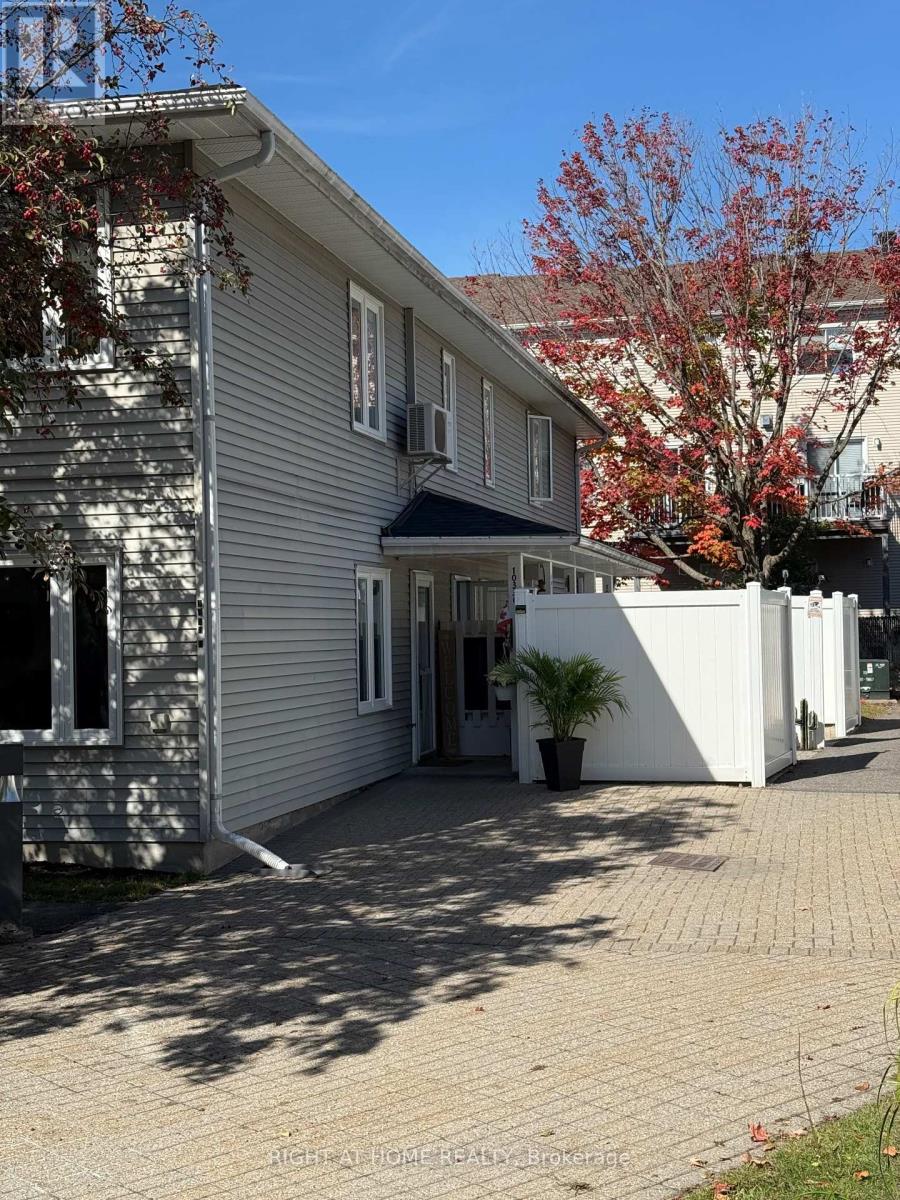 E - 1033 CUMMINGS AVENUE, Ottawa, Ontario