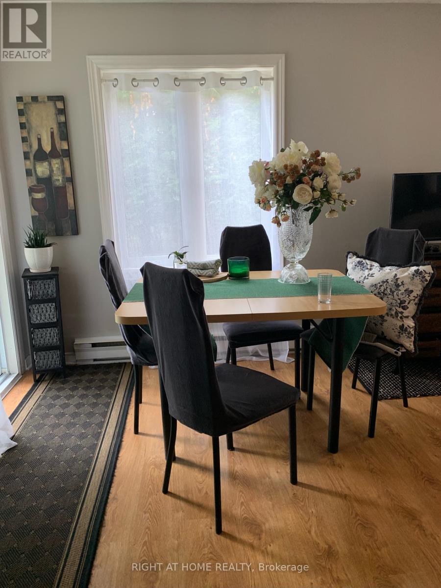 E - 1033 Cummings Avenue, Ottawa, Ontario  K1J 9K6 - Photo 12 - X12438912