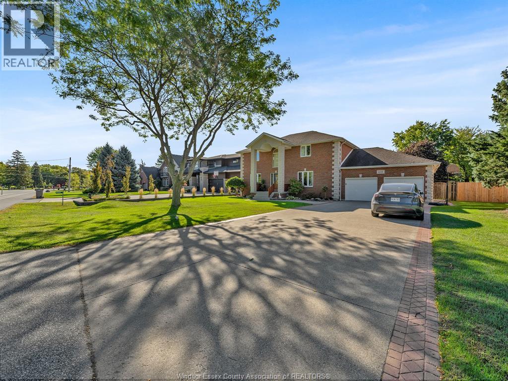 MLS# 25025143: 633 OLD TECUMSEH ROAD East, Lakeshore, Canada