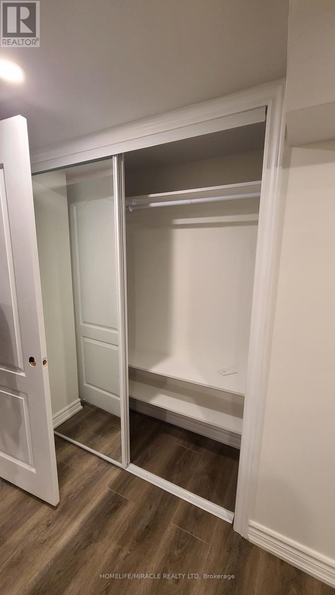 35 Vellore Woods Boulevard, Vaughan, Ontario  L4H 1Y6 - Photo 10 - N12441501