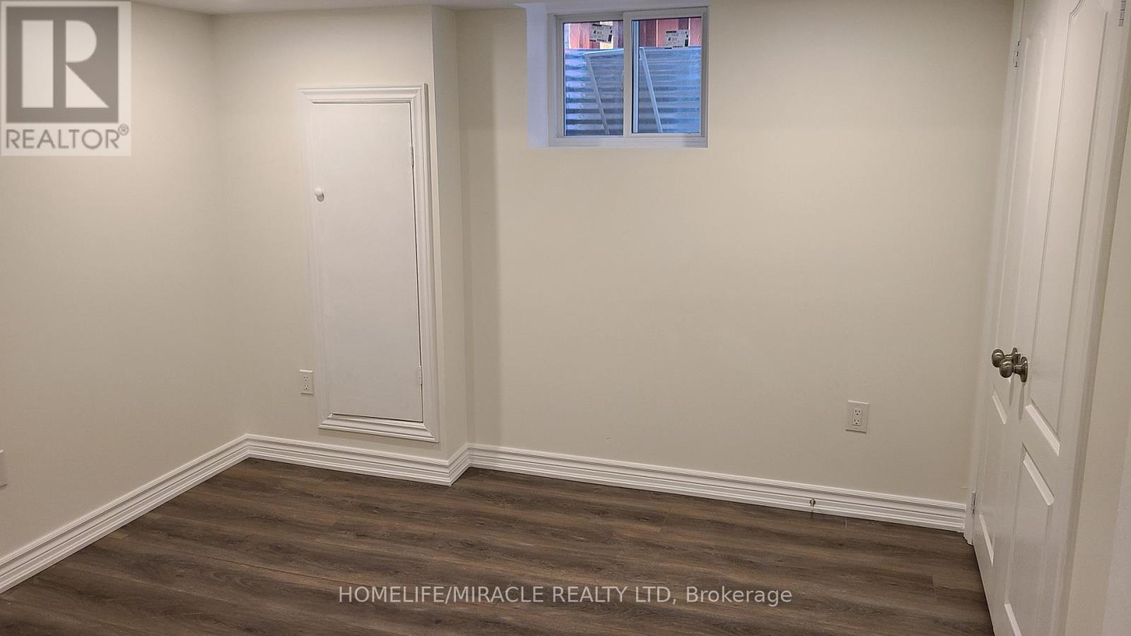35 Vellore Woods Boulevard, Vaughan, Ontario  L4H 1Y6 - Photo 2 - N12441501