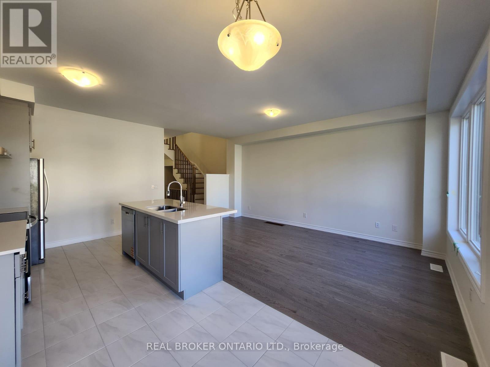 17 Freeman Williams Street, Markham, Ontario  L6C 3M7 - Photo 10 - N12441523