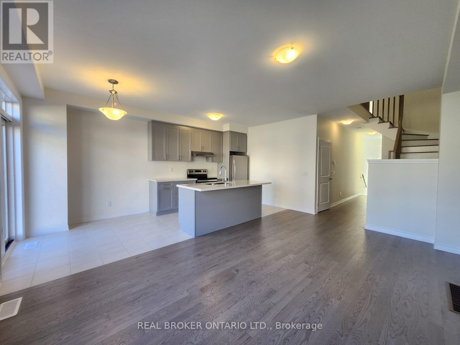 17 Freeman Williams Street, Markham, Ontario  L6C 3M7 - Photo 4 - N12441523