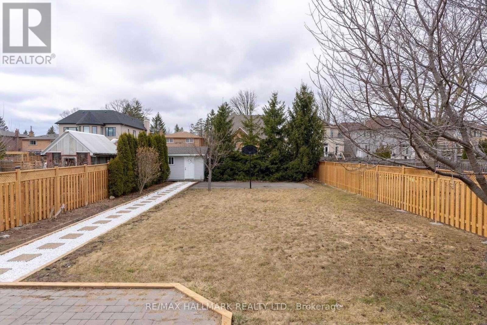 46 Yongehurst Road, Richmond Hill, Ontario  L4C 3T2 - Photo 9 - N12438720